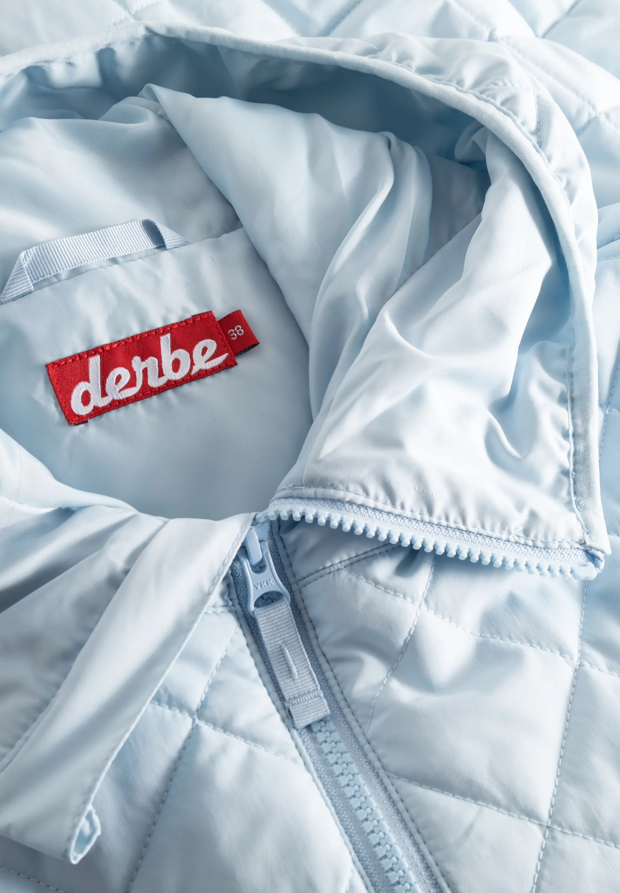 Derbe Quiltby Short Damen Steppjacke Hellblau