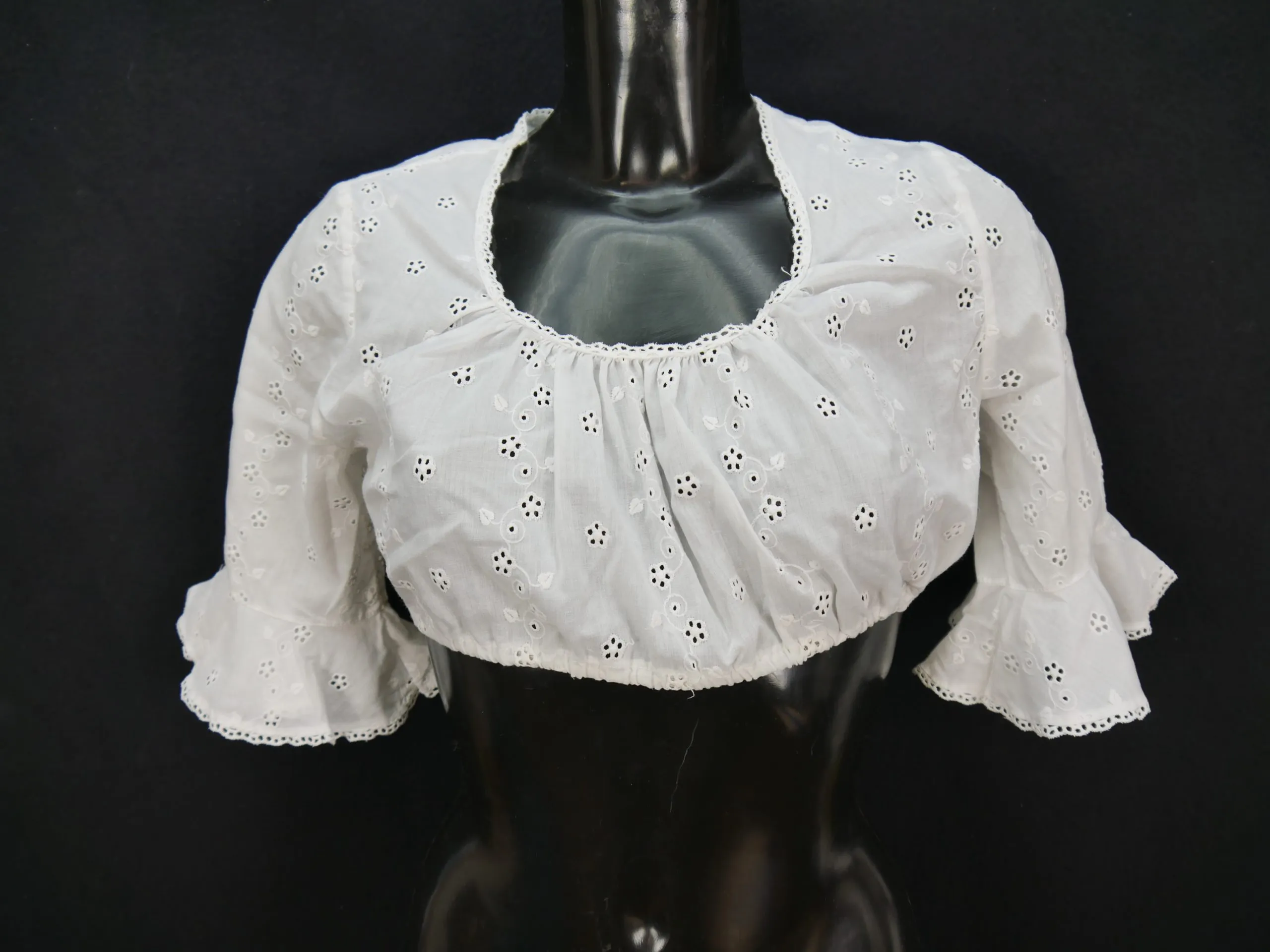 Gr.38 Dirndlbluse süße Bluse für Dirndl mit Spitzen Gede Trachtenbluse B8248