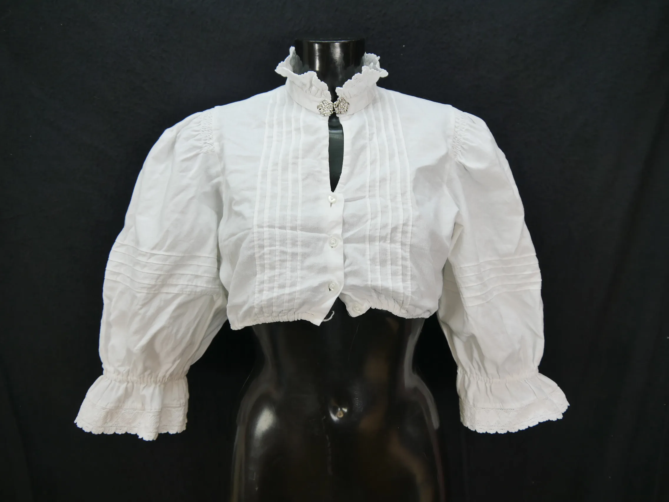 Gr.40 Dirndlbluse süße Bluse für Dirndl Irmi Spitze Brosche Trachtenbluse B9021