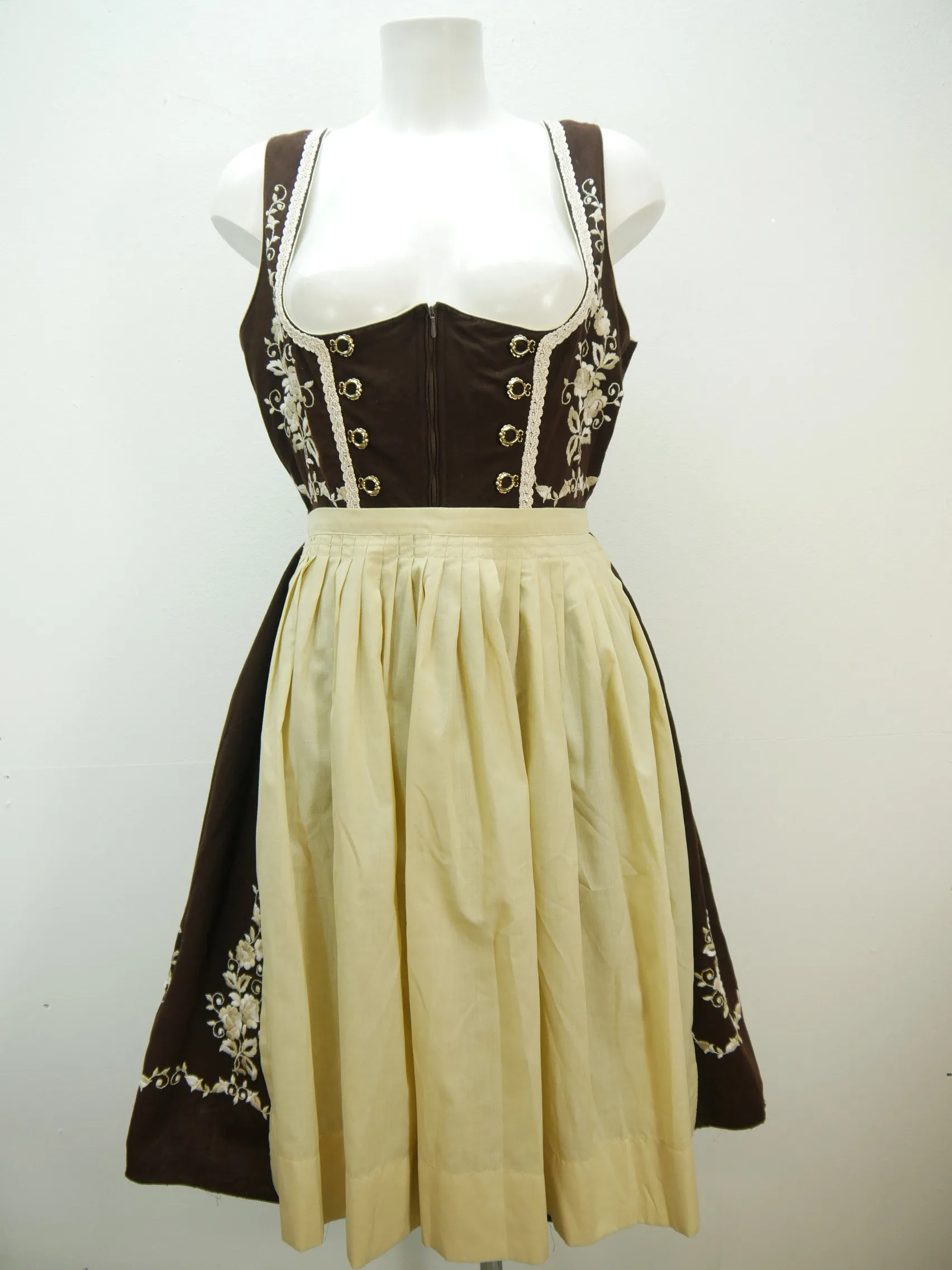 Rose Dirndl braun mit Balkonett und Stickerei süßes Dirndl mit Schürze Gr.42