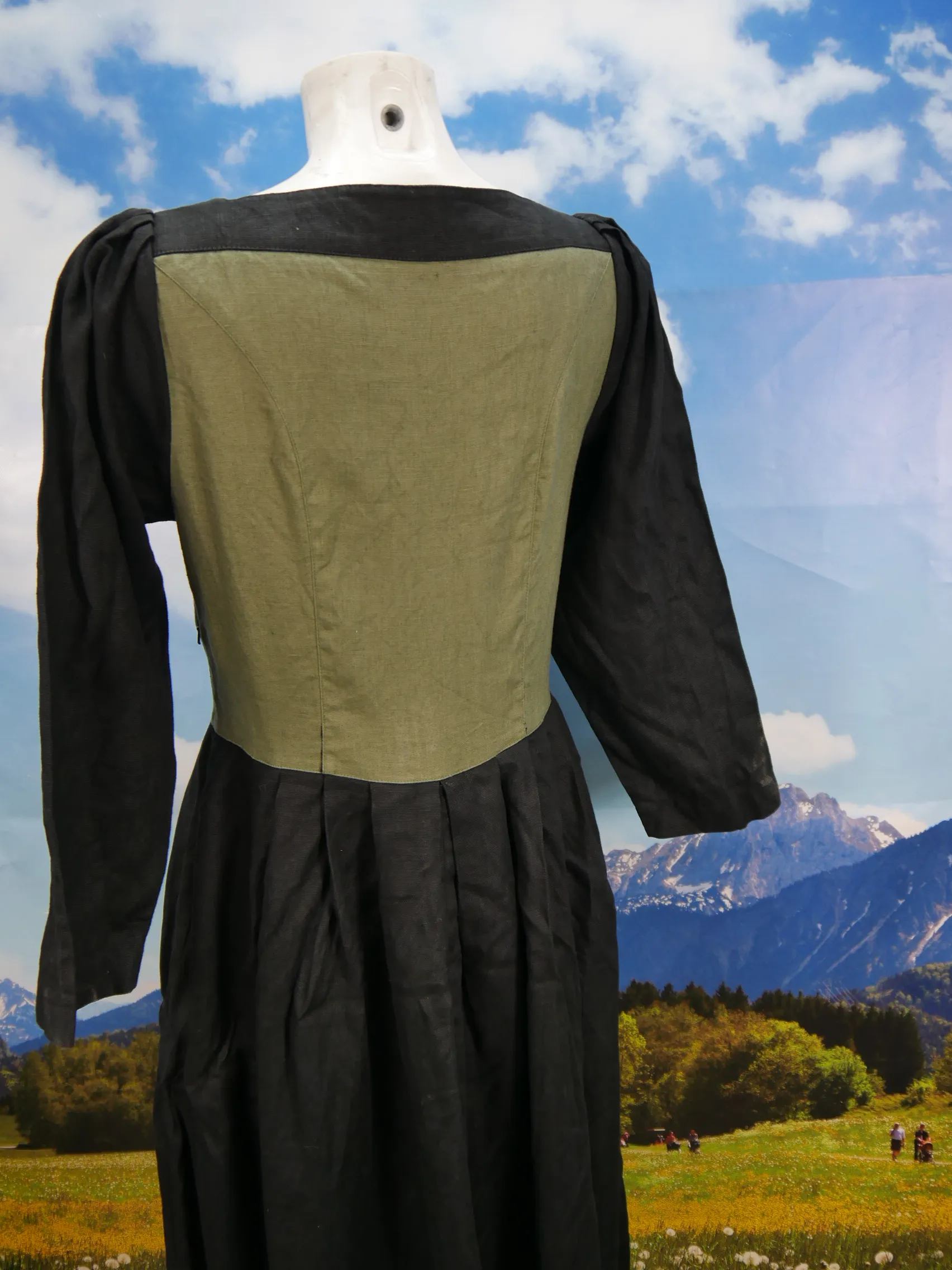SOLO Dirndl schwarz/grünes Landhauskleid Trachtenkleid Trachten Gr.40